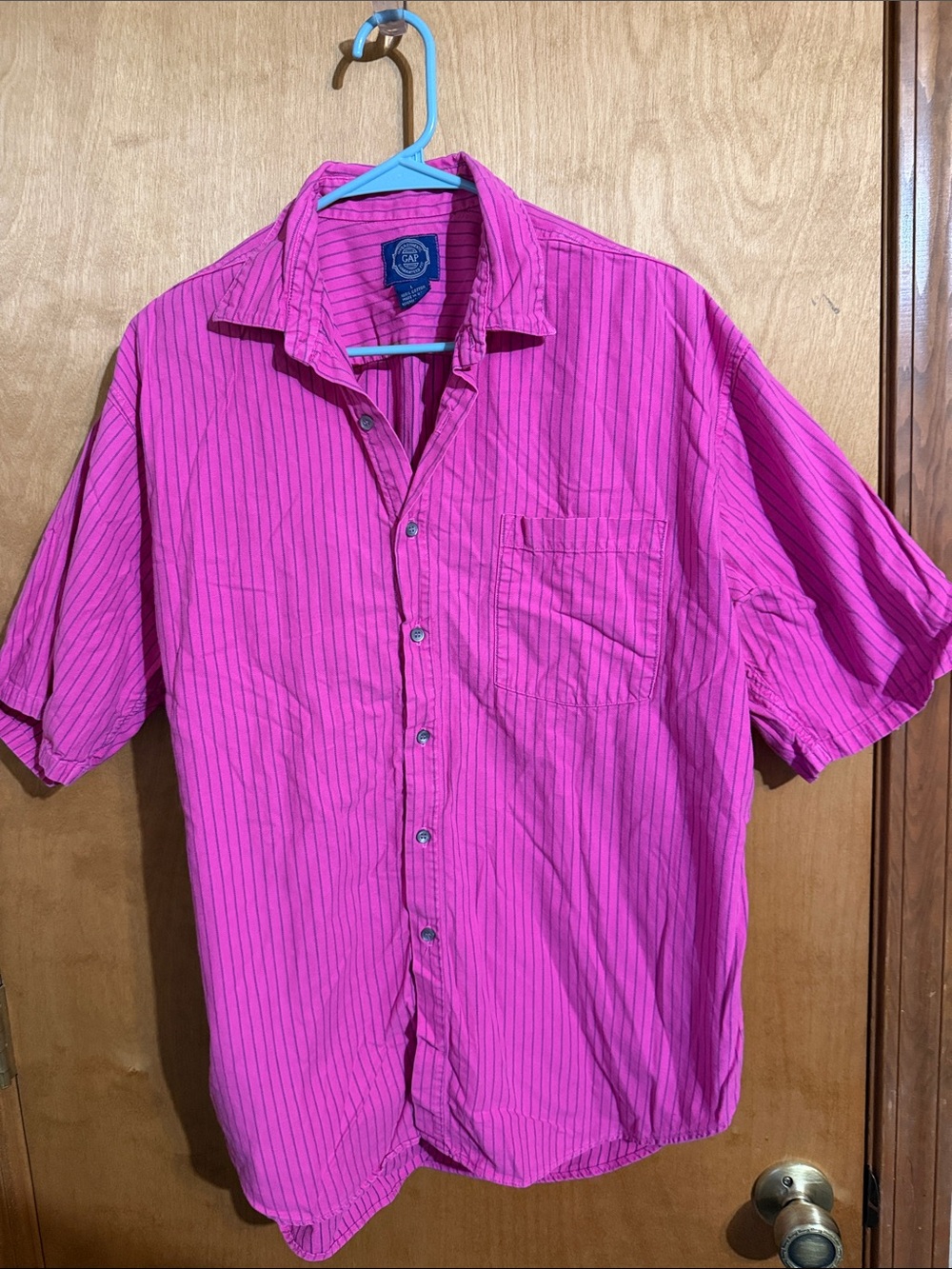 Vintage 90’s GAP Men's Short-Sleeve Button-Down Shirt in Vibrant Pink Thin Strip